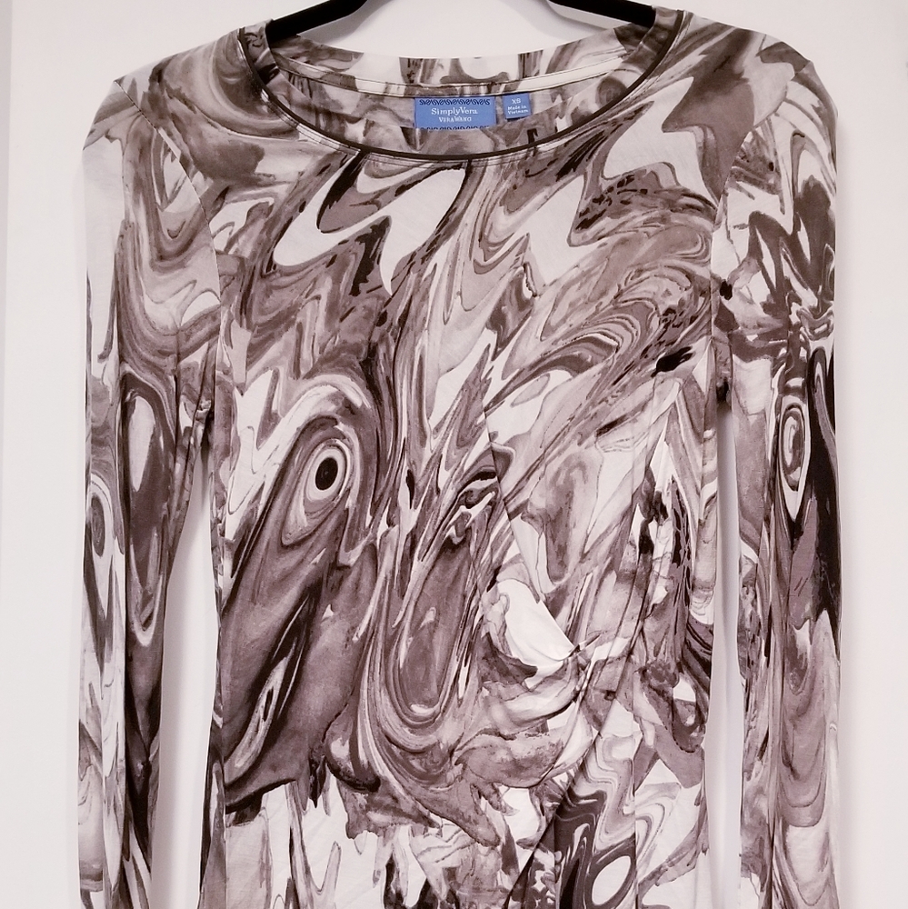 Simply Vera, Vera Wang long sleeved abstract shirt